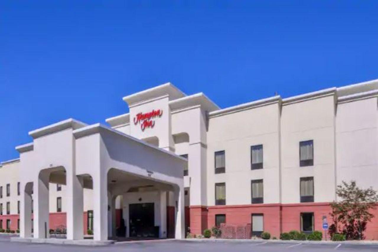 Hampton Inn Уильямсберг Экстерьер фото