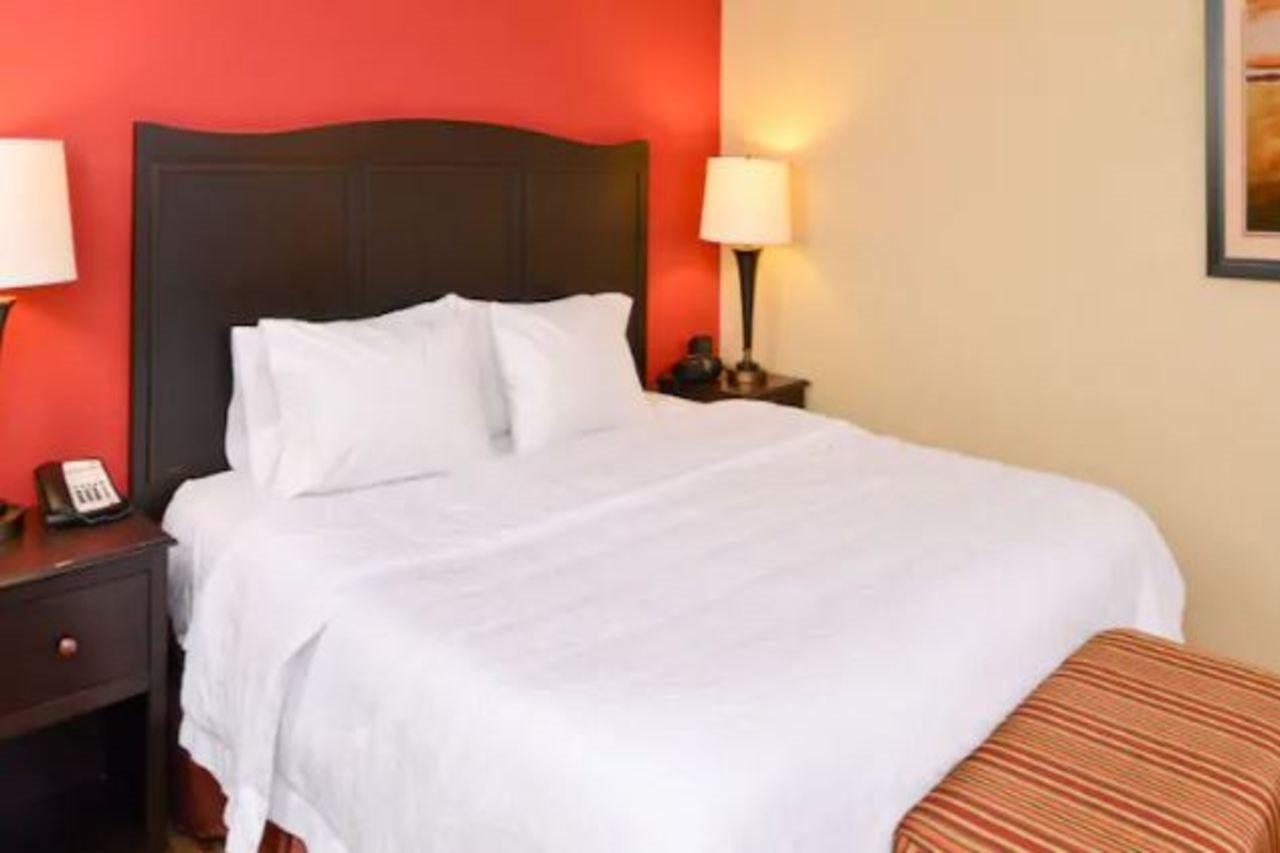 Hampton Inn Уильямсберг Экстерьер фото
