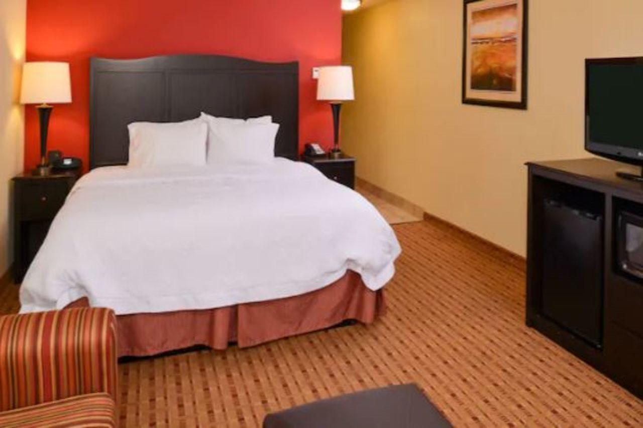Hampton Inn Уильямсберг Экстерьер фото