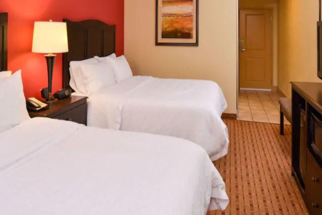 Hampton Inn Уильямсберг Экстерьер фото