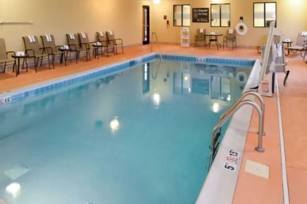 Hampton Inn Уильямсберг Экстерьер фото