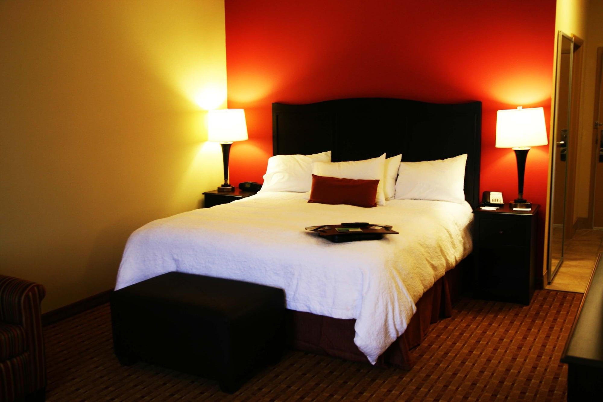 Hampton Inn Уильямсберг Экстерьер фото