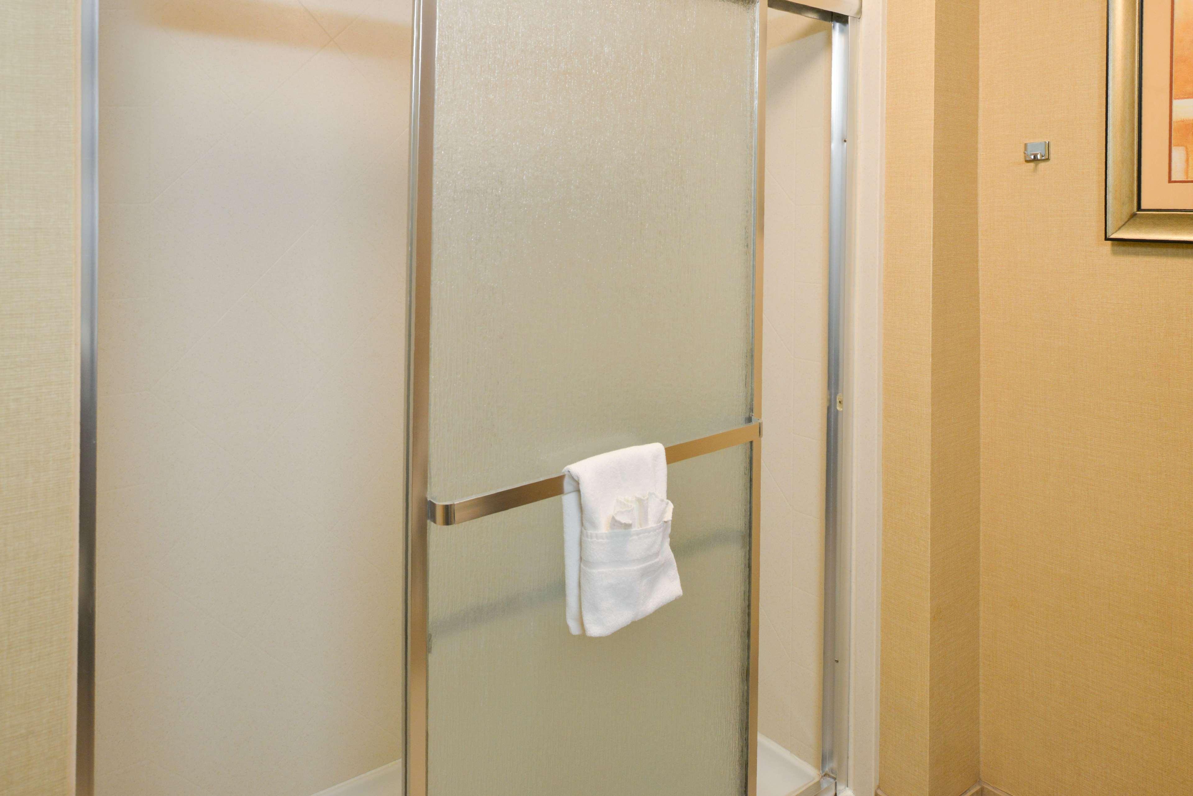 Hampton Inn Уильямсберг Экстерьер фото