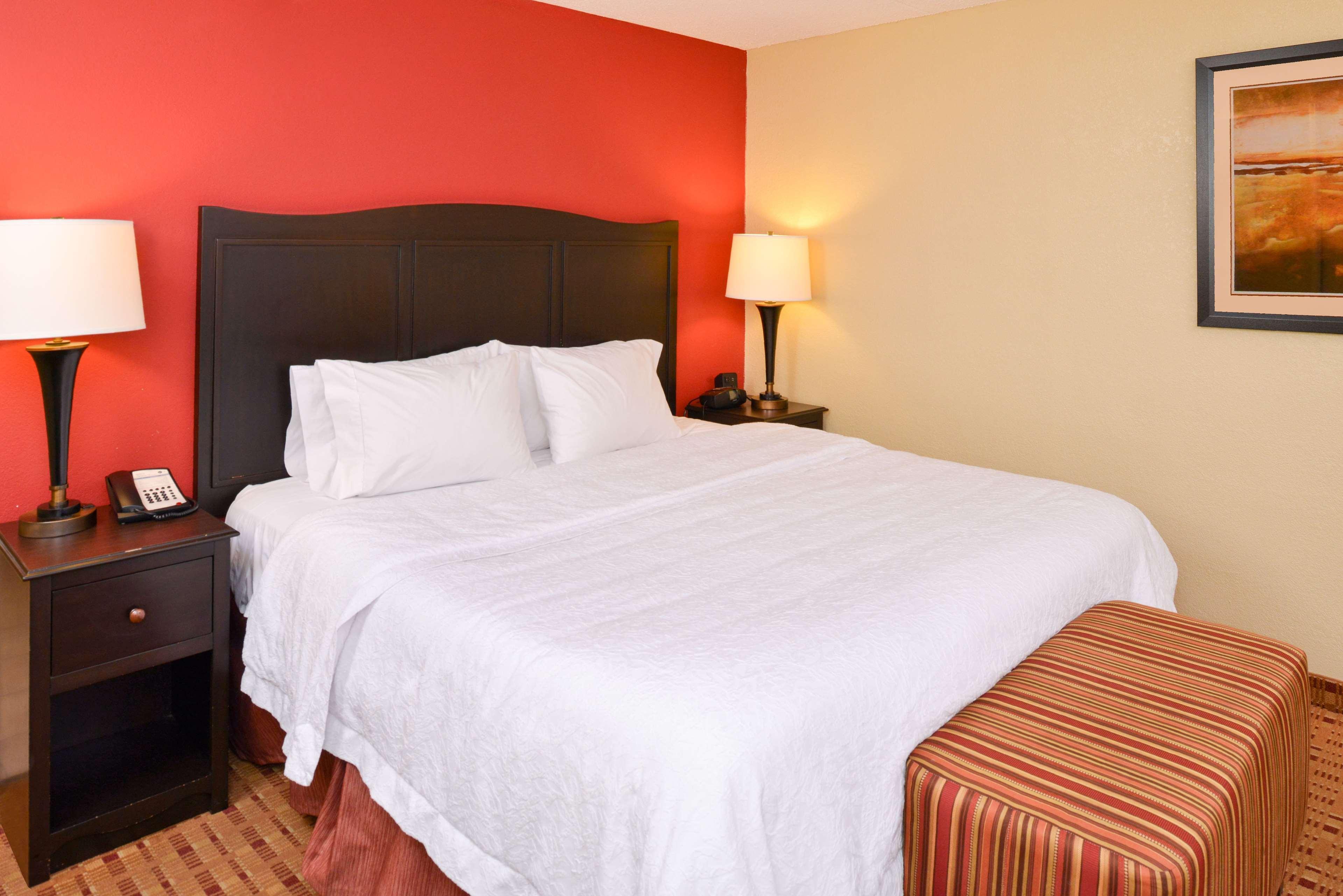 Hampton Inn Уильямсберг Экстерьер фото