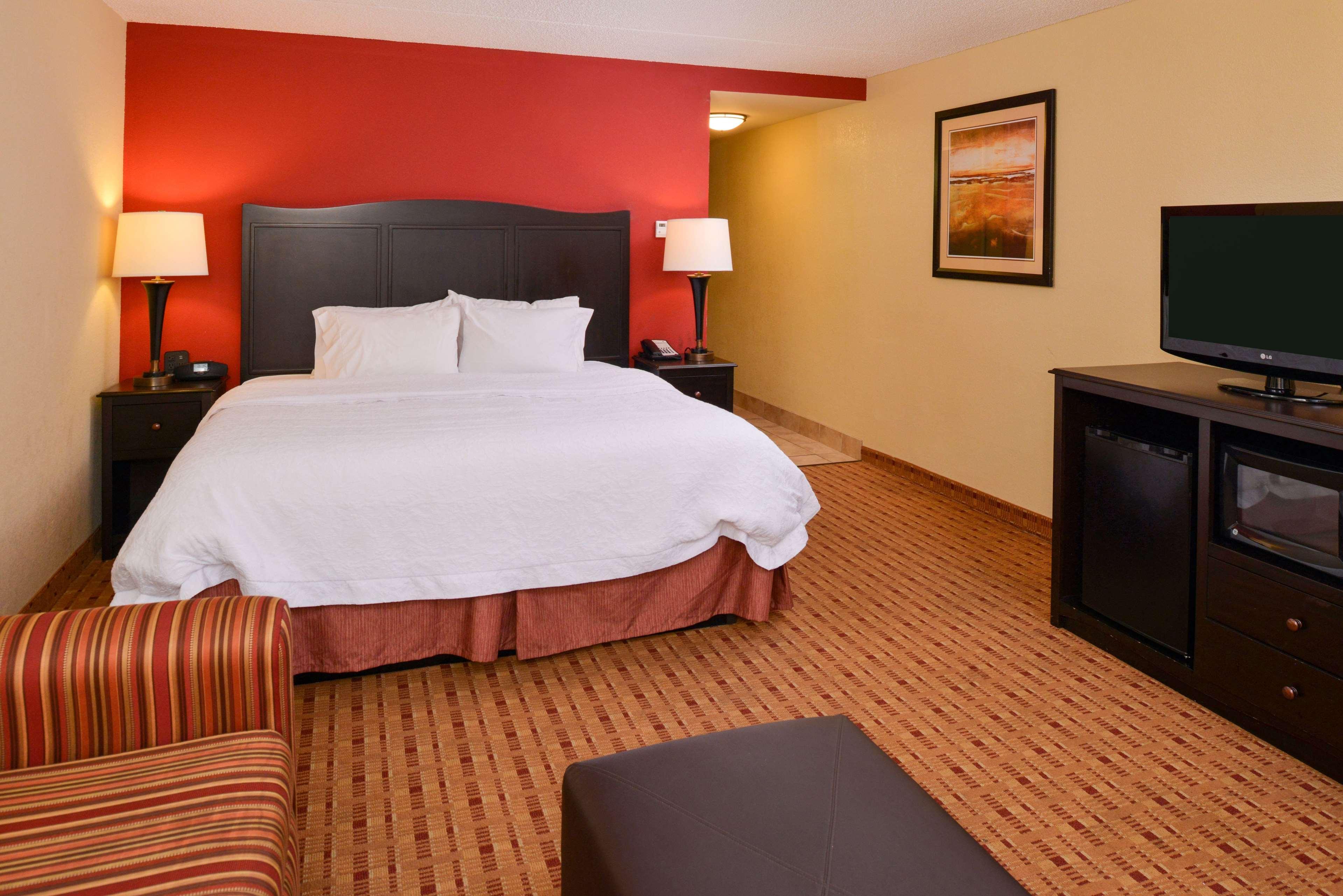 Hampton Inn Уильямсберг Экстерьер фото
