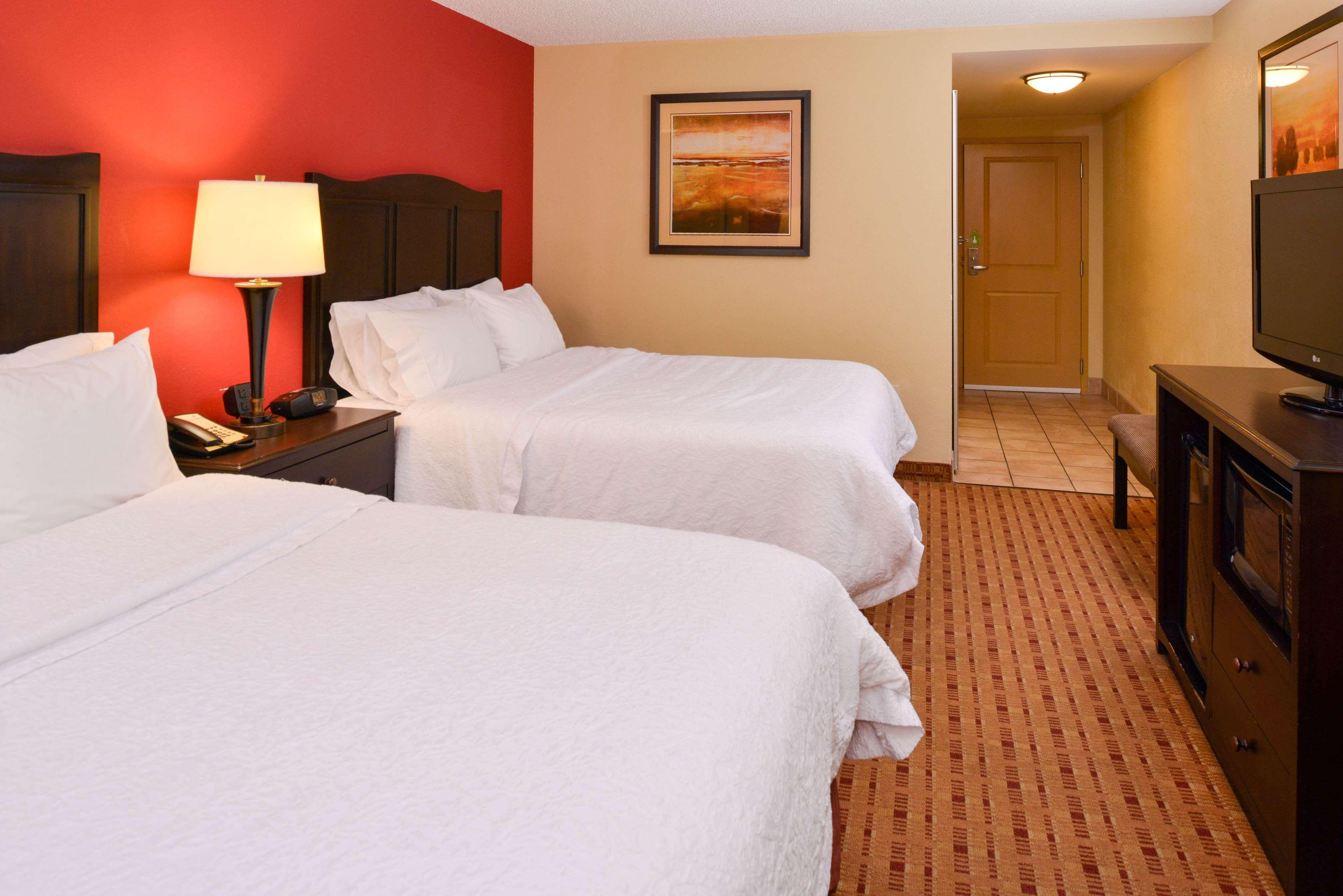 Hampton Inn Уильямсберг Экстерьер фото