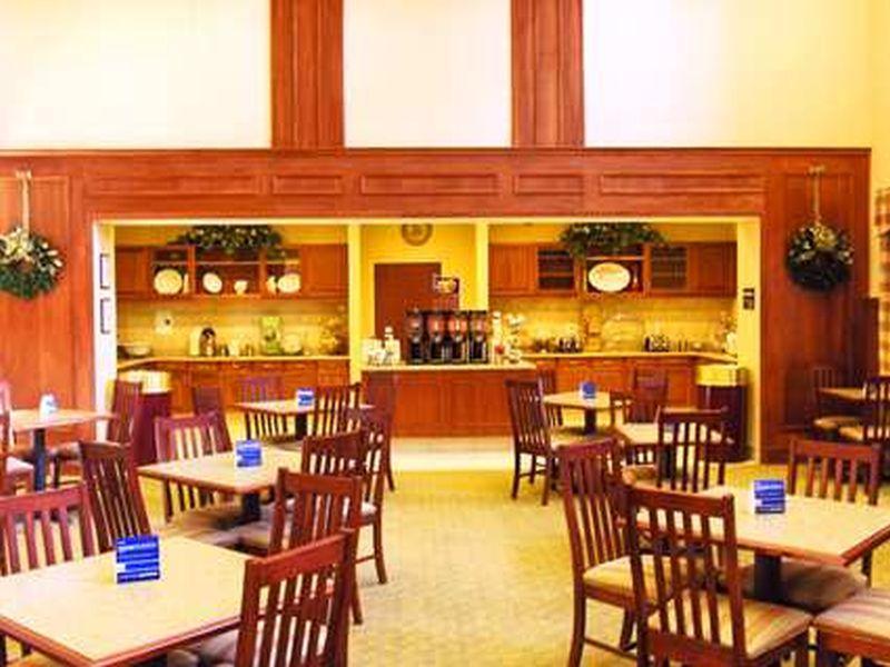 Hampton Inn Уильямсберг Экстерьер фото