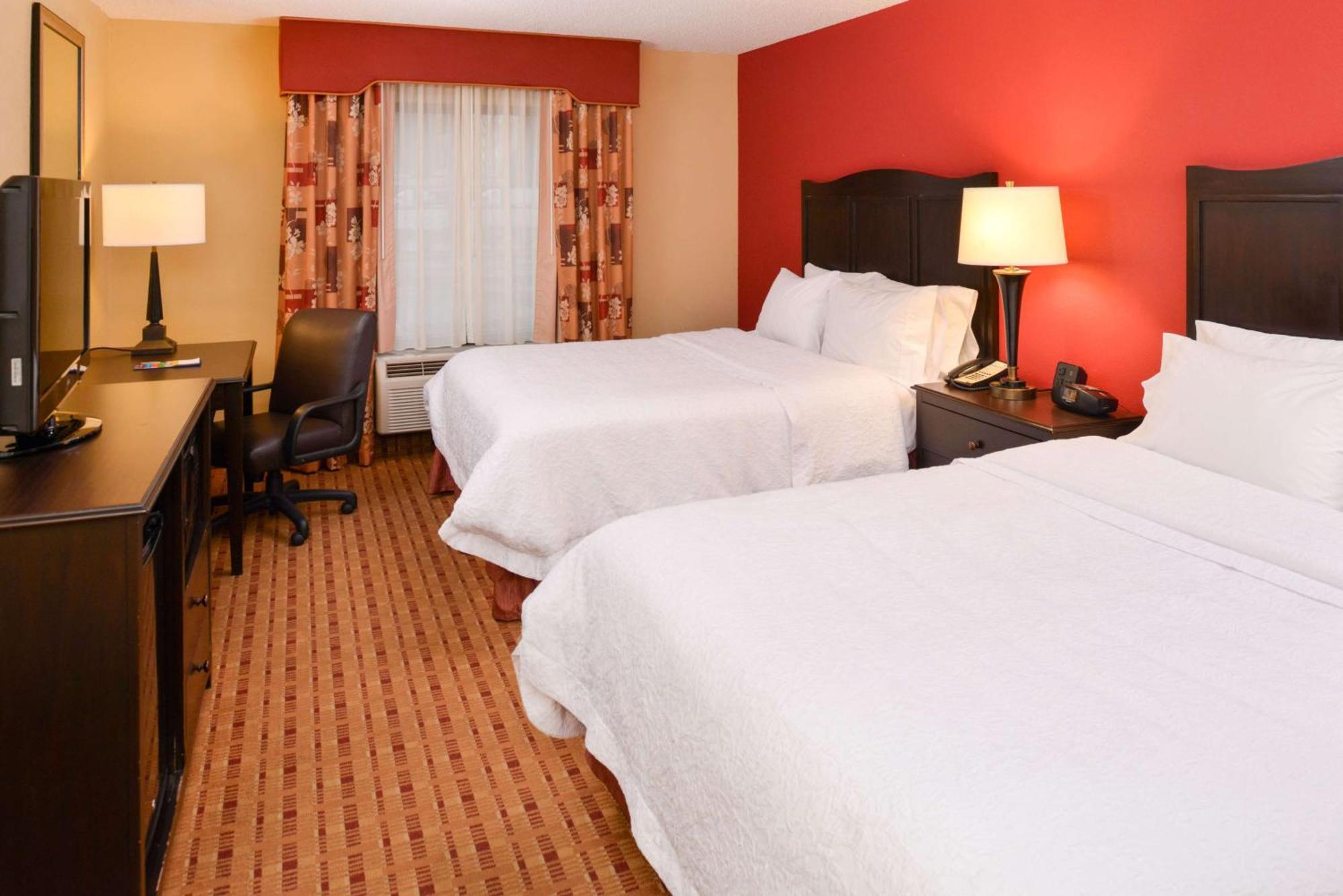 Hampton Inn Уильямсберг Экстерьер фото