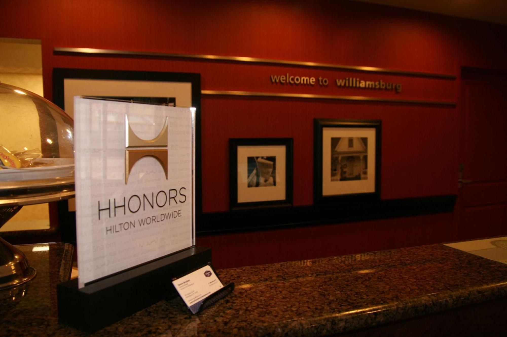 Hampton Inn Уильямсберг Экстерьер фото