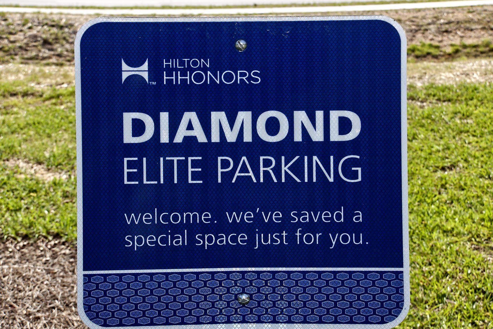 Hampton Inn Уильямсберг Экстерьер фото