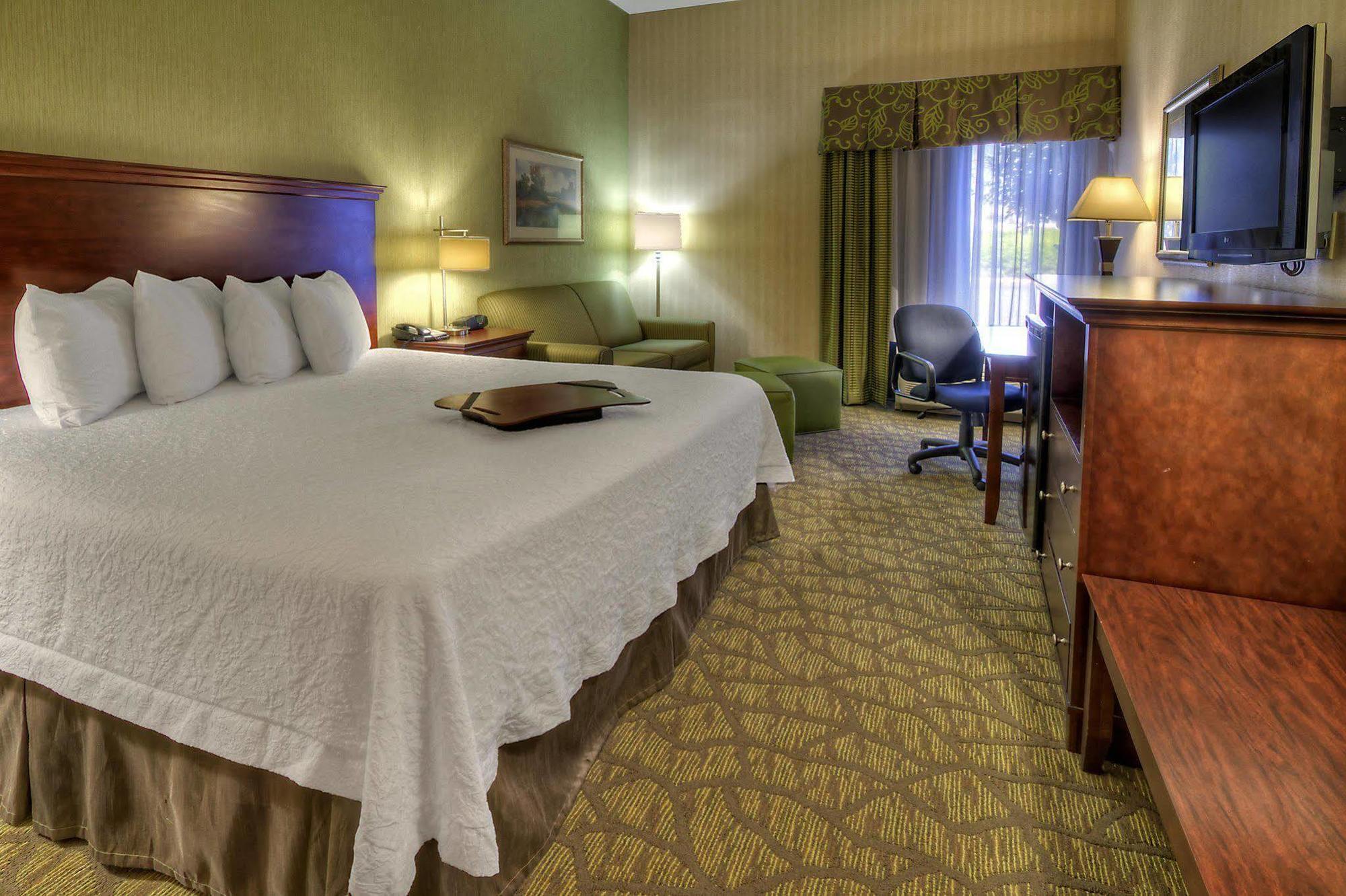 Hampton Inn Уильямсберг Экстерьер фото